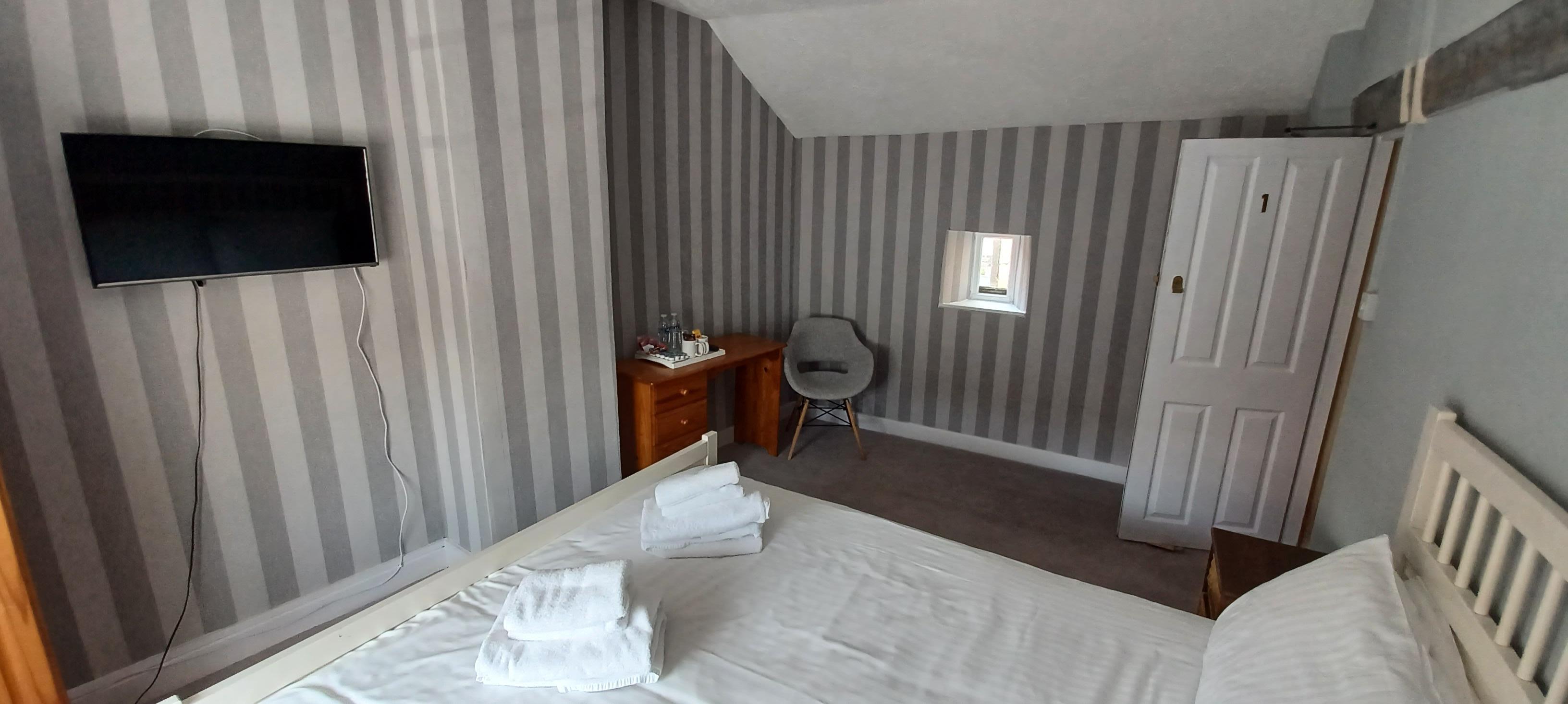 room-1-pic-4_1_1