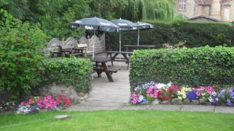 winchestergarden_1.jpg